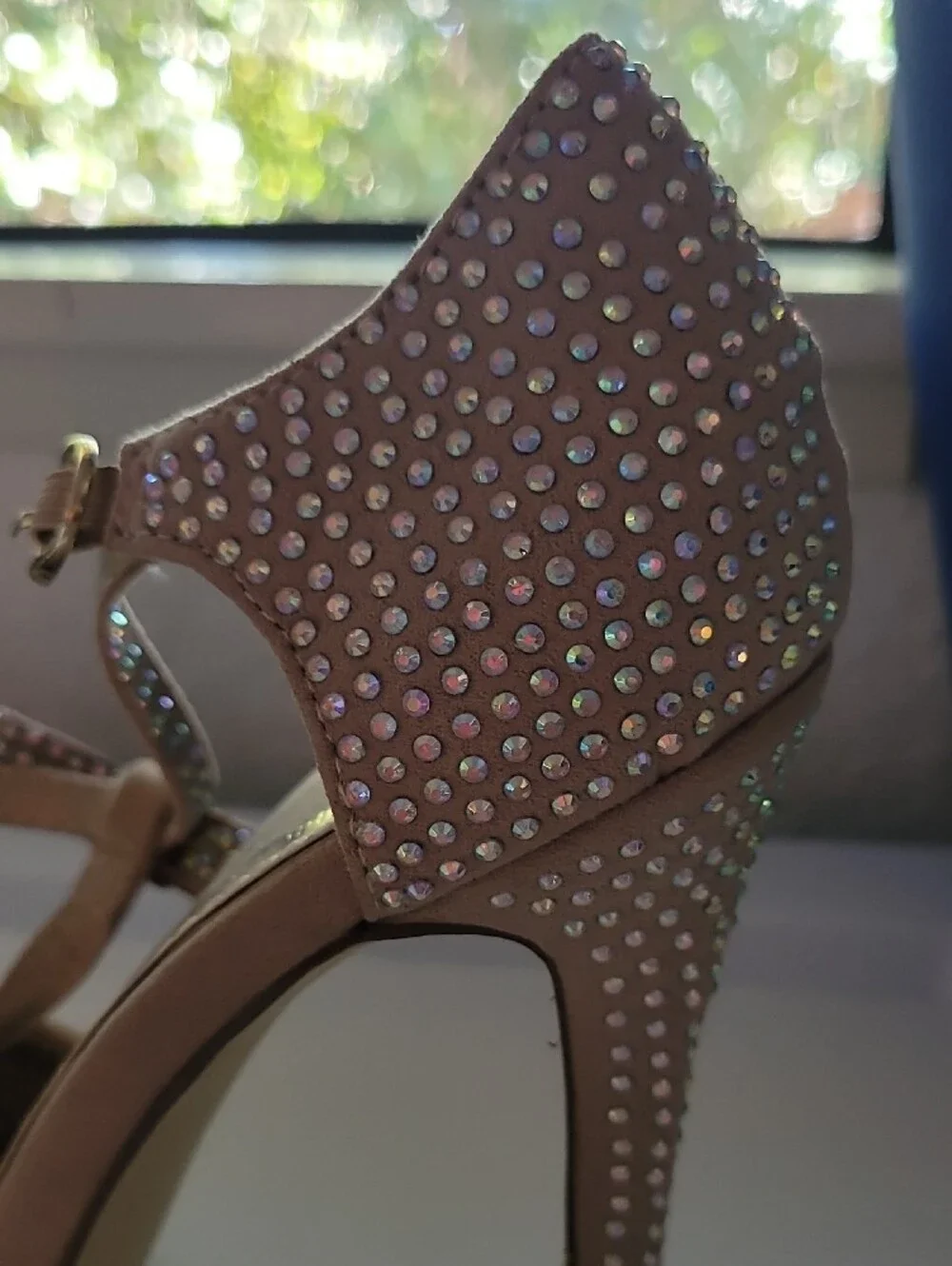 Crystal-Embellished Pointed T-Strap Heels in Nude Size 8.5 Eu39 New